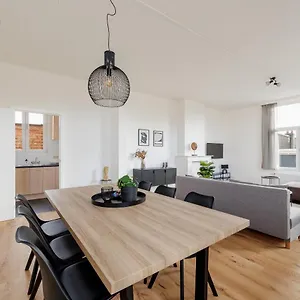Surprimo - Gerenoveerd Apartment